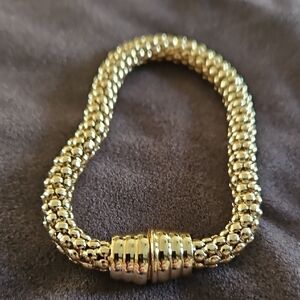 Elegant Gold Beaded Bracelet